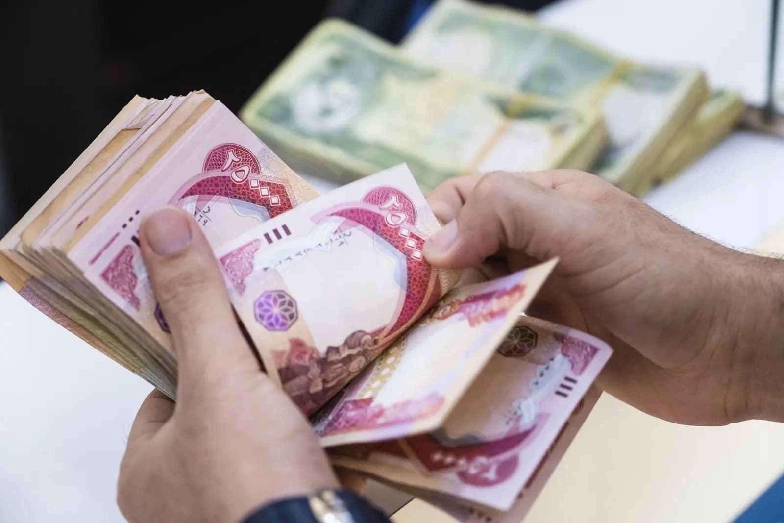 الاتحاد الوطني والديمقراطي الكوردستاني ينتقدان مسودة مشروع قانون الموازنة العراقية
