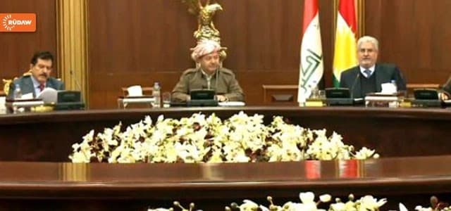 مسعود البارزاني خلال إجتماعه بالأطراف السياسية