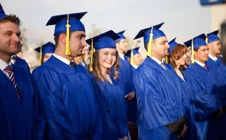 طلاب للجامعة الأمريكية في العراق - السليمانية