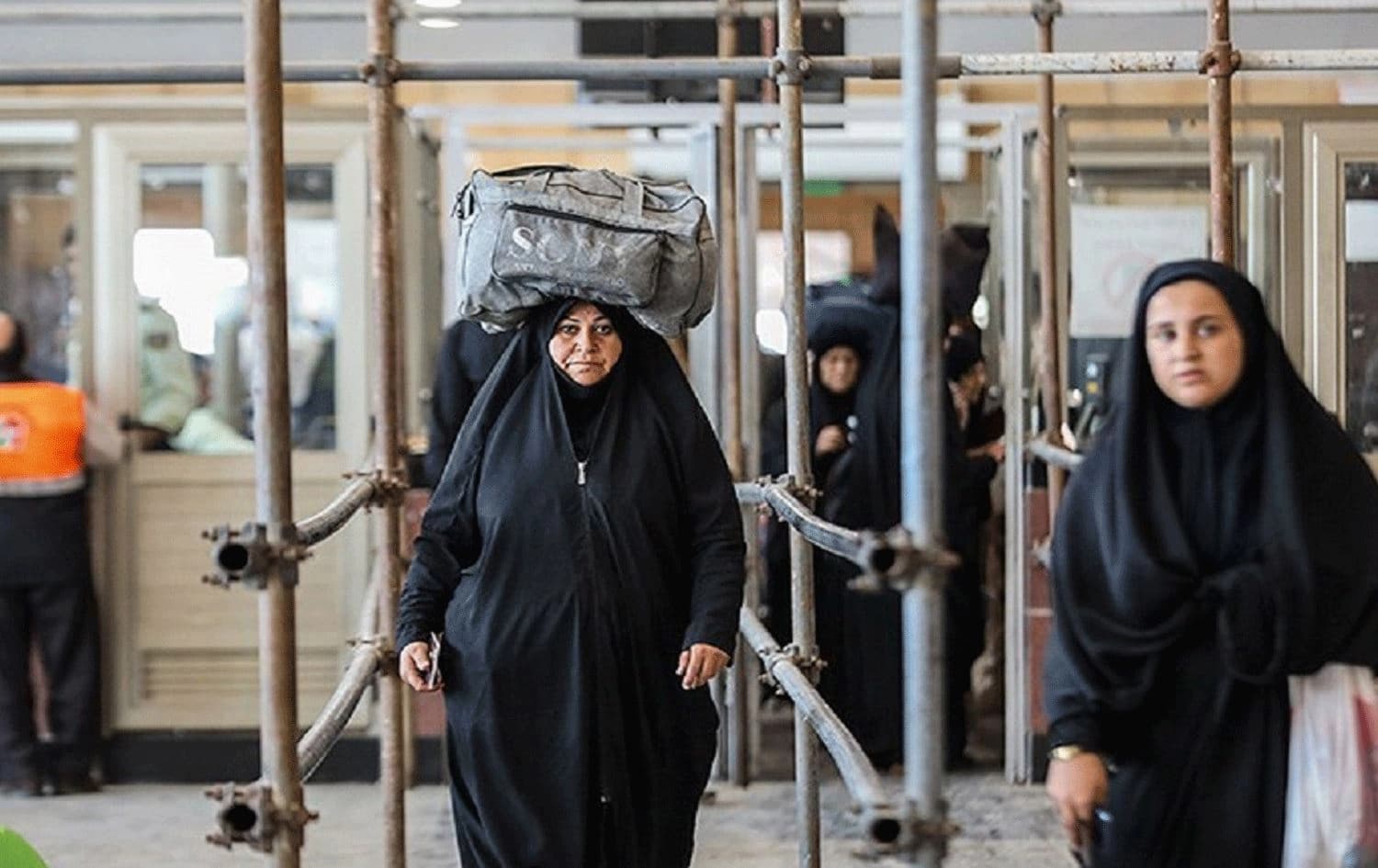 إيران تغلق منفذ مهران الحدودي مع العراق