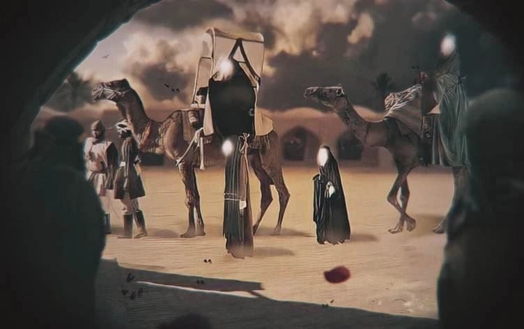 مشهد يحاكي مسيرة نقل جثمان الإمام الحسين والسبايا من الكوفة إلى دمشق، من إعداد مصممين شيعة