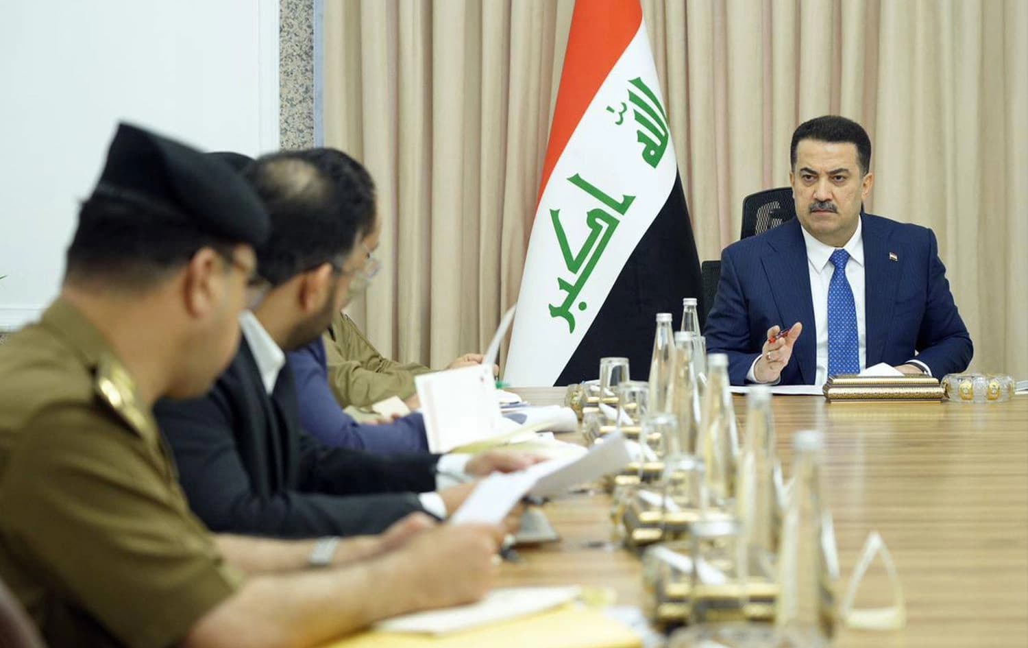 رئيس الوزراء العراقي يراس اجتماعاً للقيادات الأمنية والعسكرية