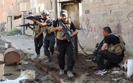 جنود عراقيون اثناء عمليات قتالية ضد داعش