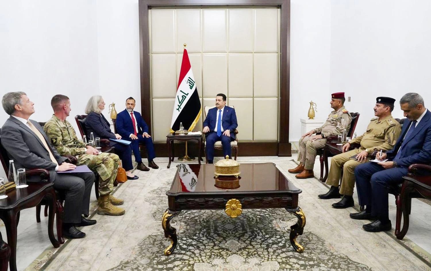 اجتماع رئيس الوزراء العراقي مع قائد قوات التحالف الدولي في العراق وسوريا