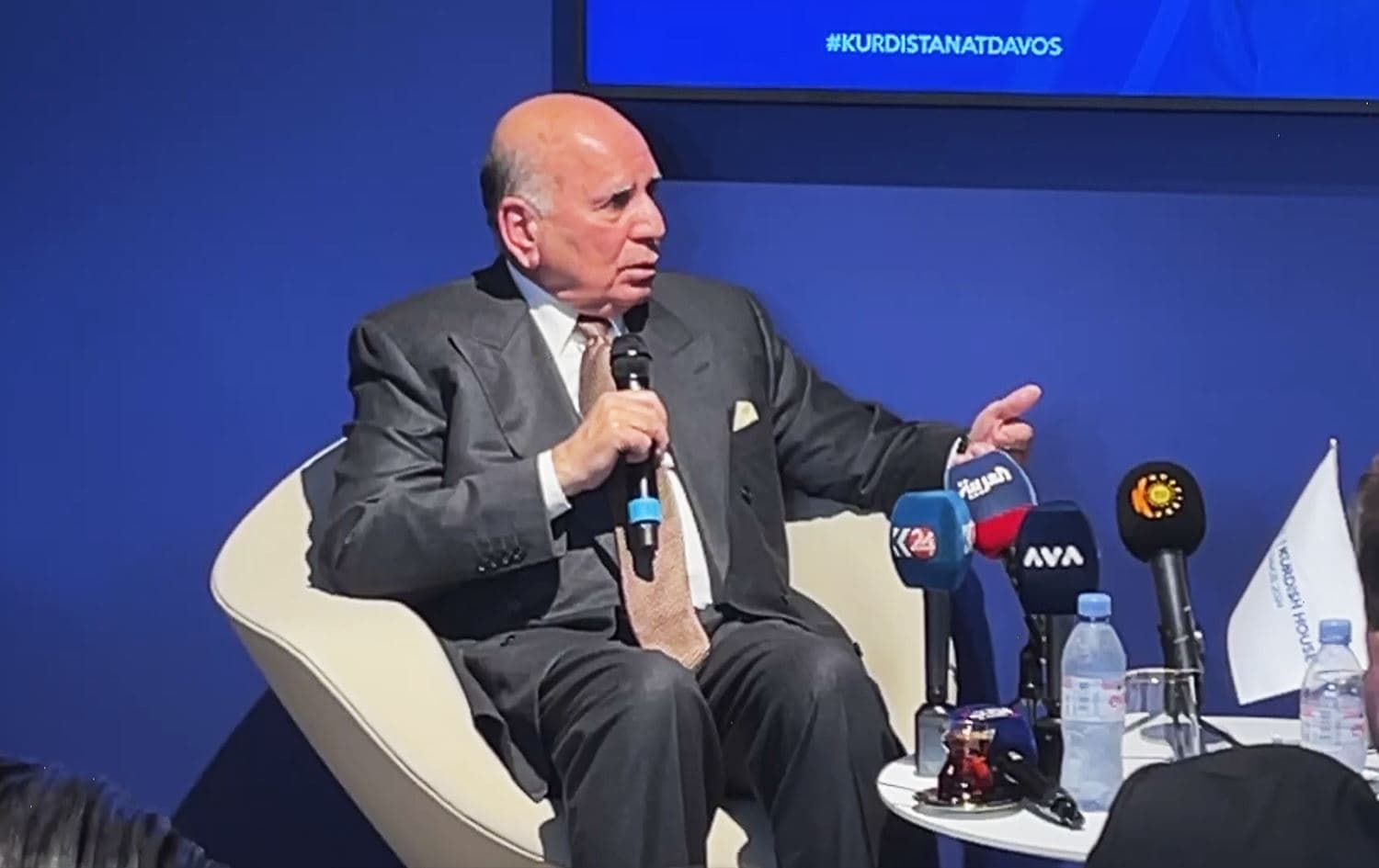 فؤاد حسين في منتدى دافوس 2024
