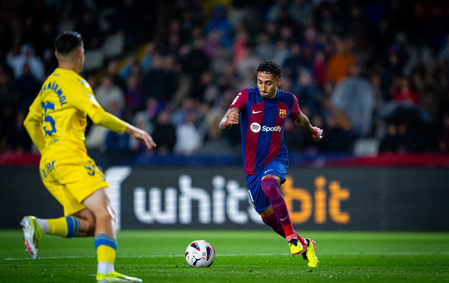 لاعب برشلونة رافينيا