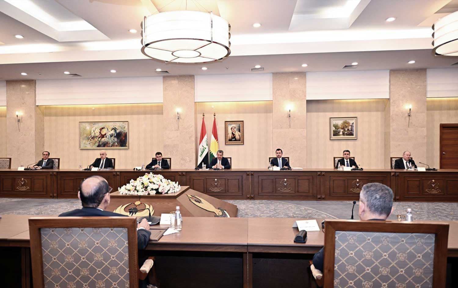 اجتماع مسرور بارزاني مع وفد اللجنة المالية النيابية