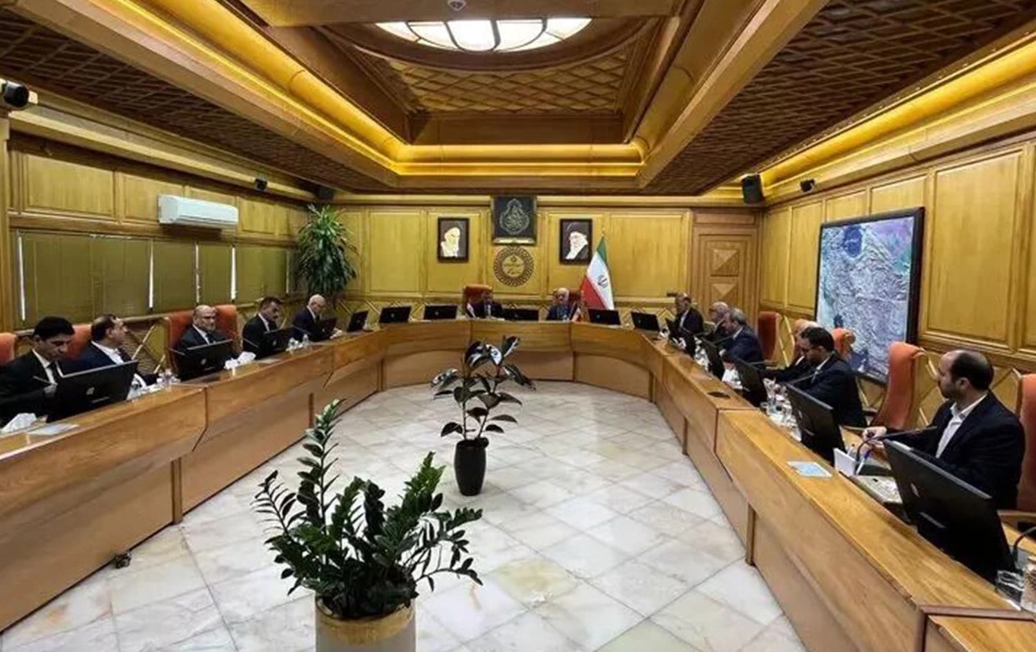 وزير الخارجية الايراني خلال اجتماعه مع نظيره العراقي في طهران