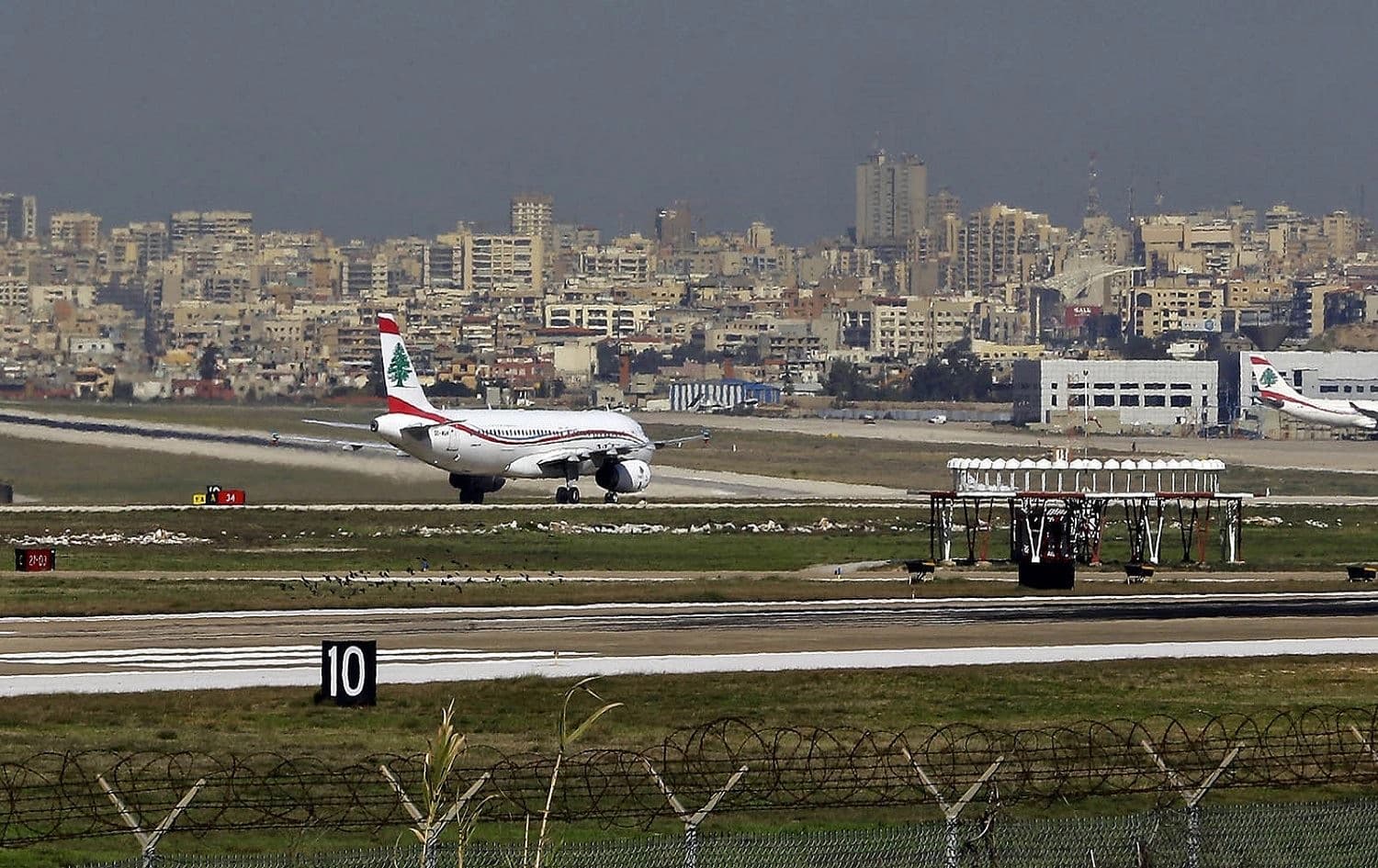 مطار بيروت