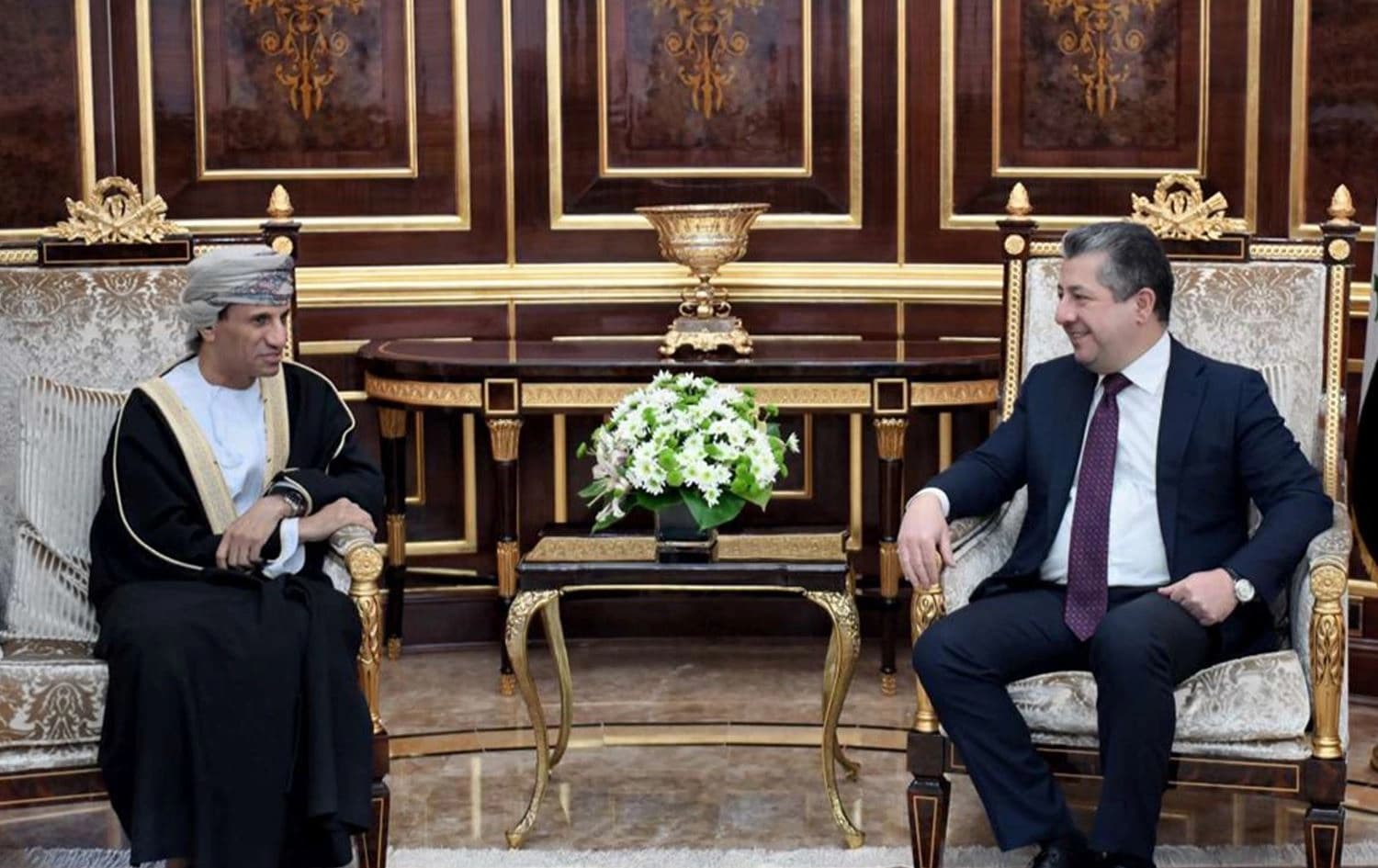 رئيس حكومة إقليم كوردستان مسرور بارزاني والممثل الخاص للأمين العام للأمم المتحدة في العراق ورئيس بعثة (يونامي) محمد الحسّان