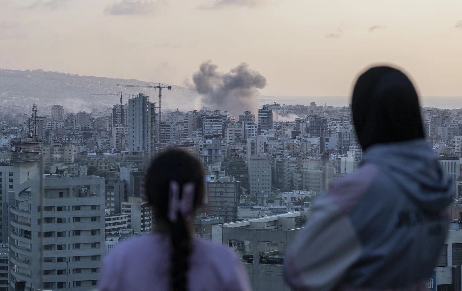 صورة أرشيفية لقصف إسرائيلي سابق على لبنان-AFP