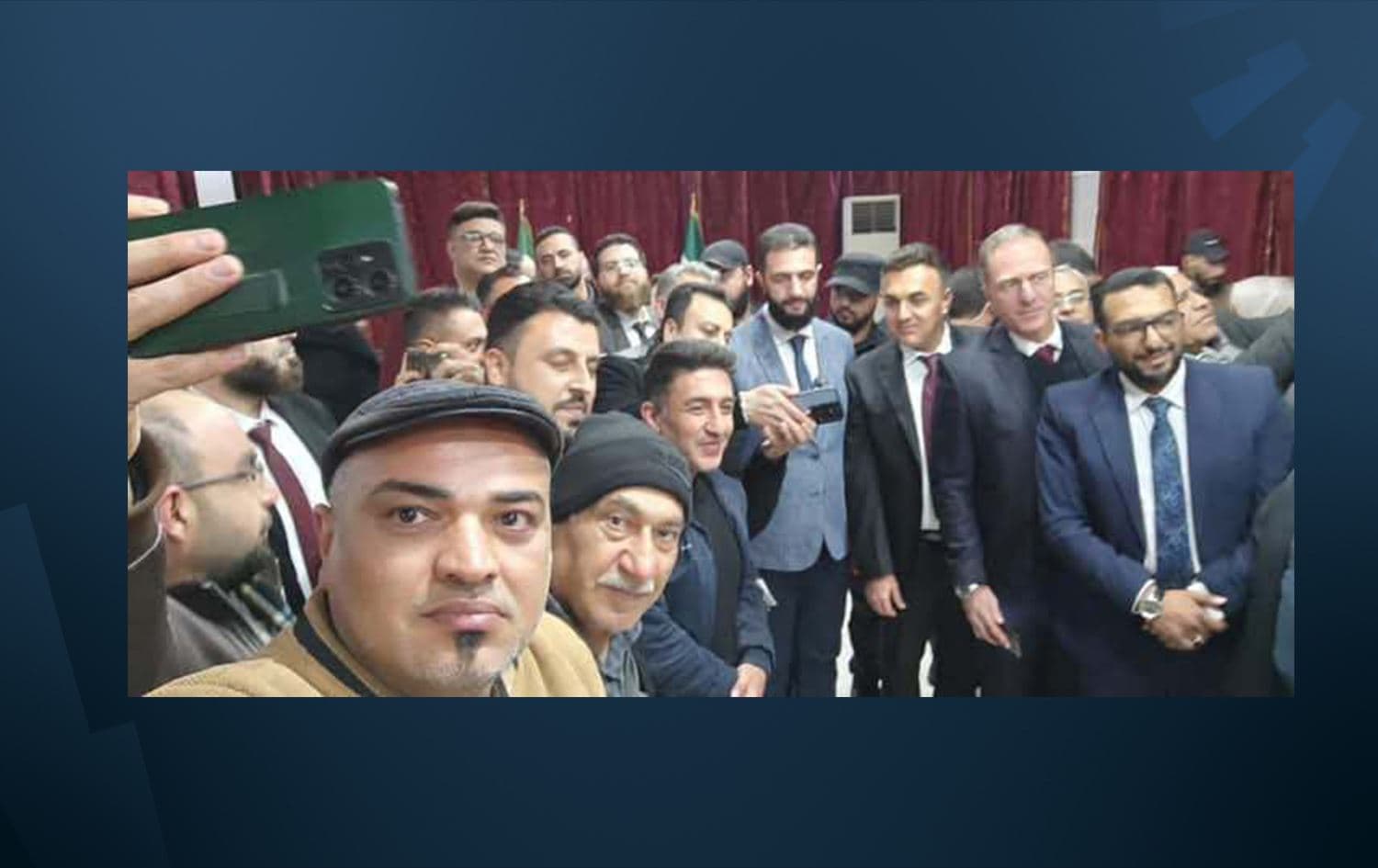الرئيس السوري وسط شخصيات محلية في عفرين
