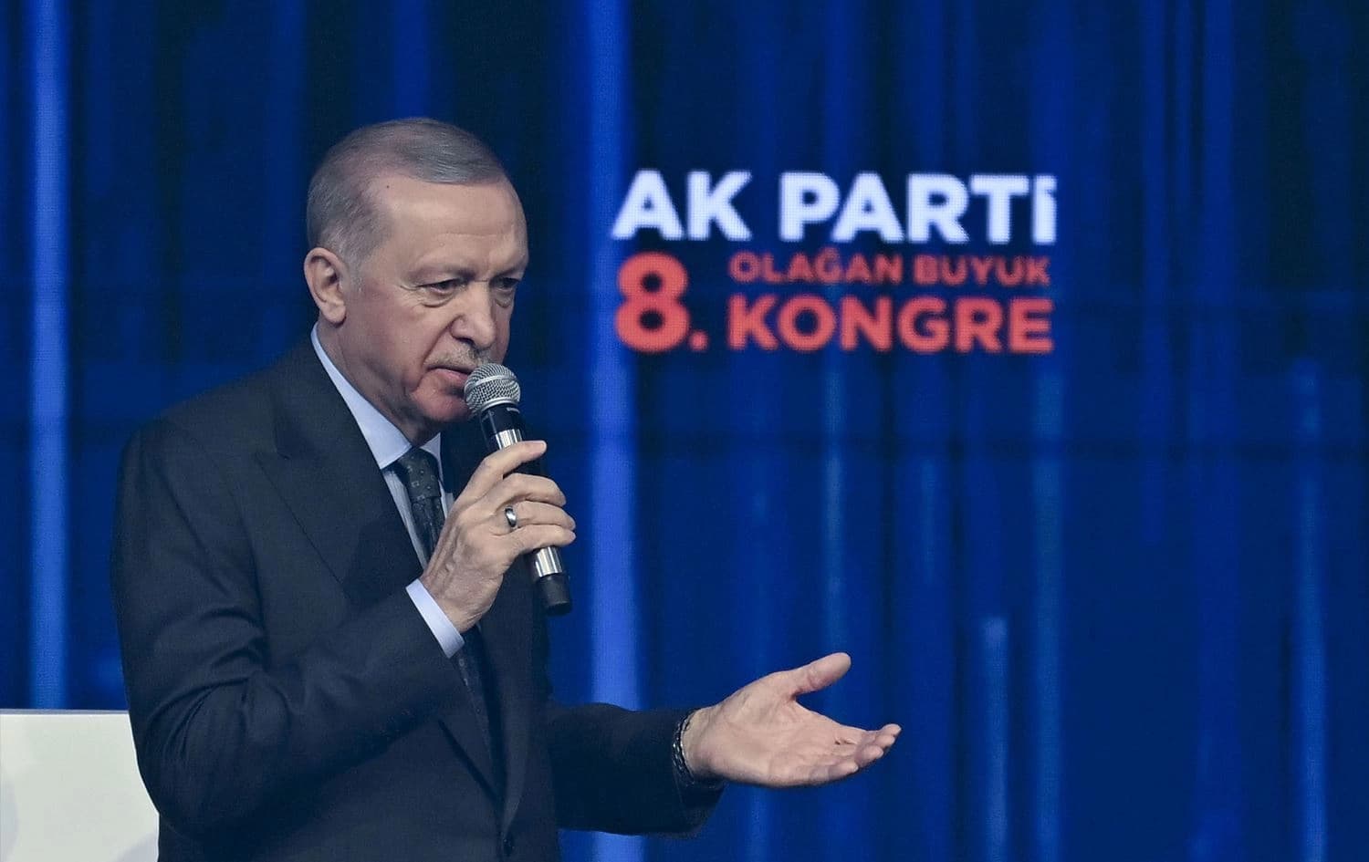الرئيس التركي رجب طيب أردوغان خلال مؤتمر حزبه