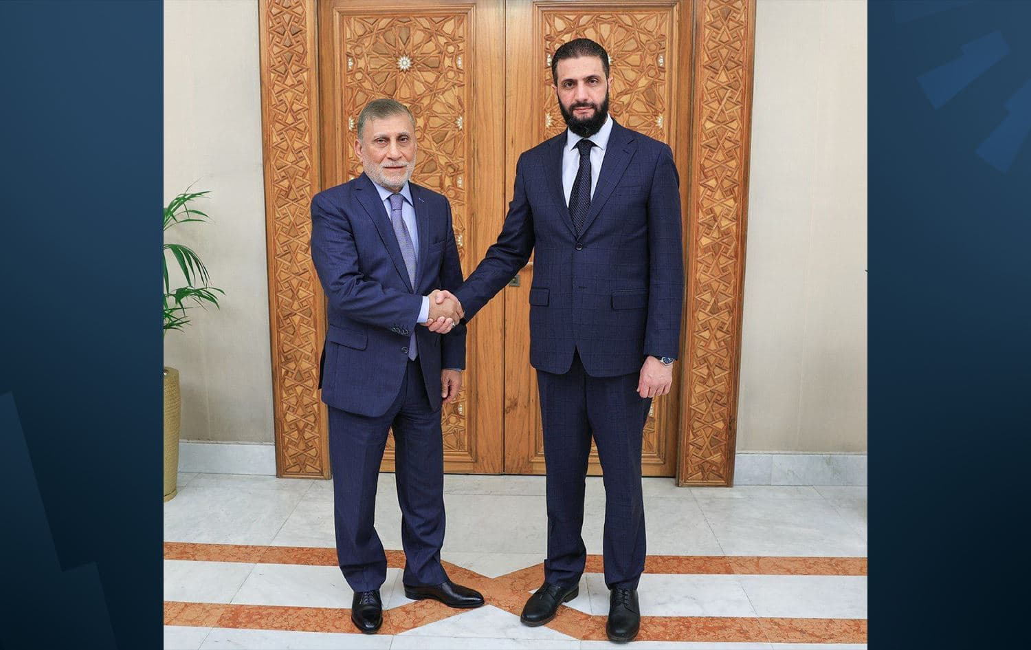 الرئيس السوري احمد الشرع والسياسي العراقي عزت الشابندر