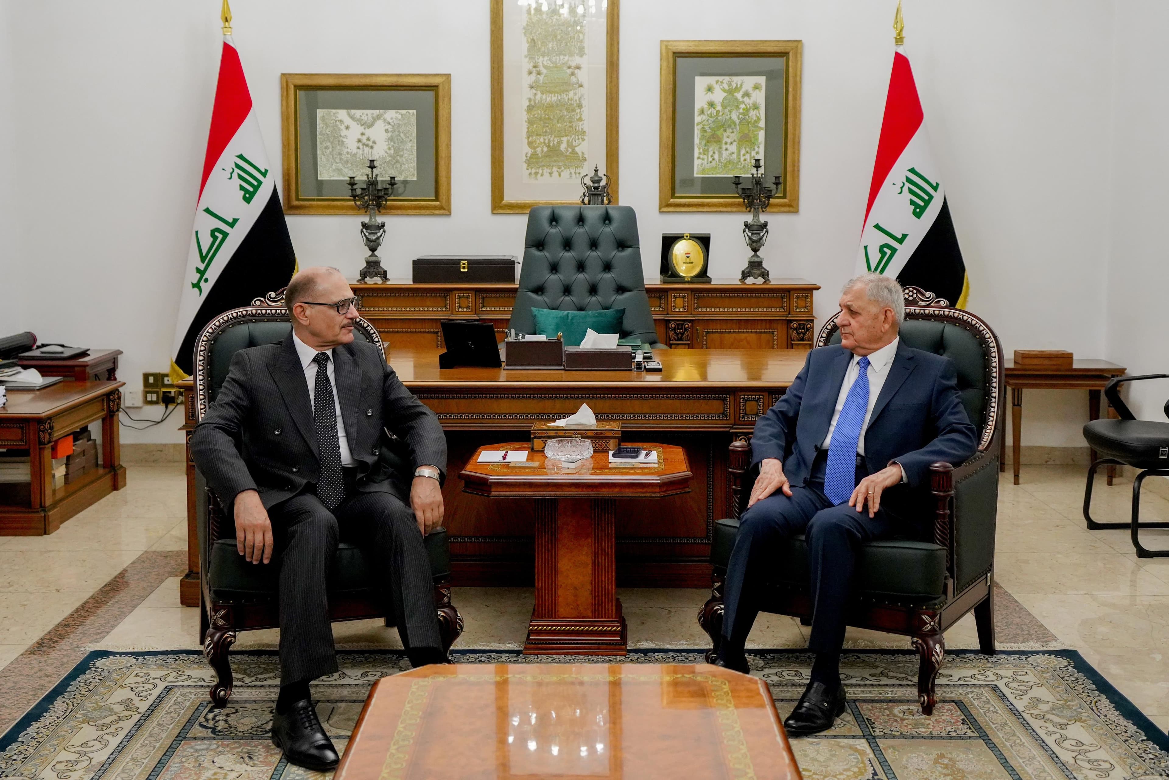 الرئيس العراقي عبد اللطيف رشيد ورئيس المحكمة الاتحادية جاسم العميري