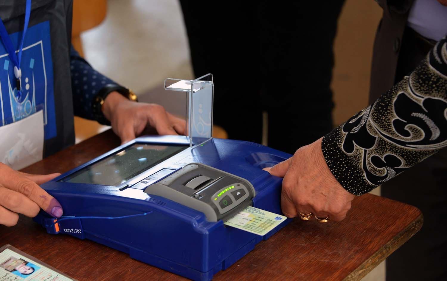 جهاز اقتراع في الانتخابات العراقية - ارشيف