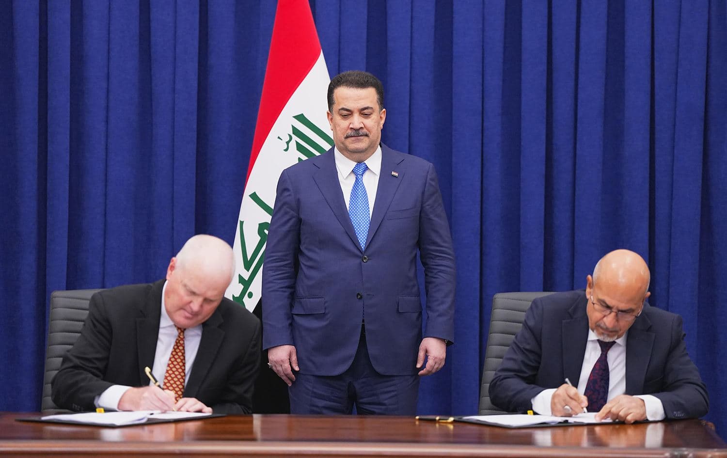 توقيع اتفاق بين العراق والولايات المتحدة الأميركية بشأن أربع رقع نفطية استكشافية في محافظة ذي قار