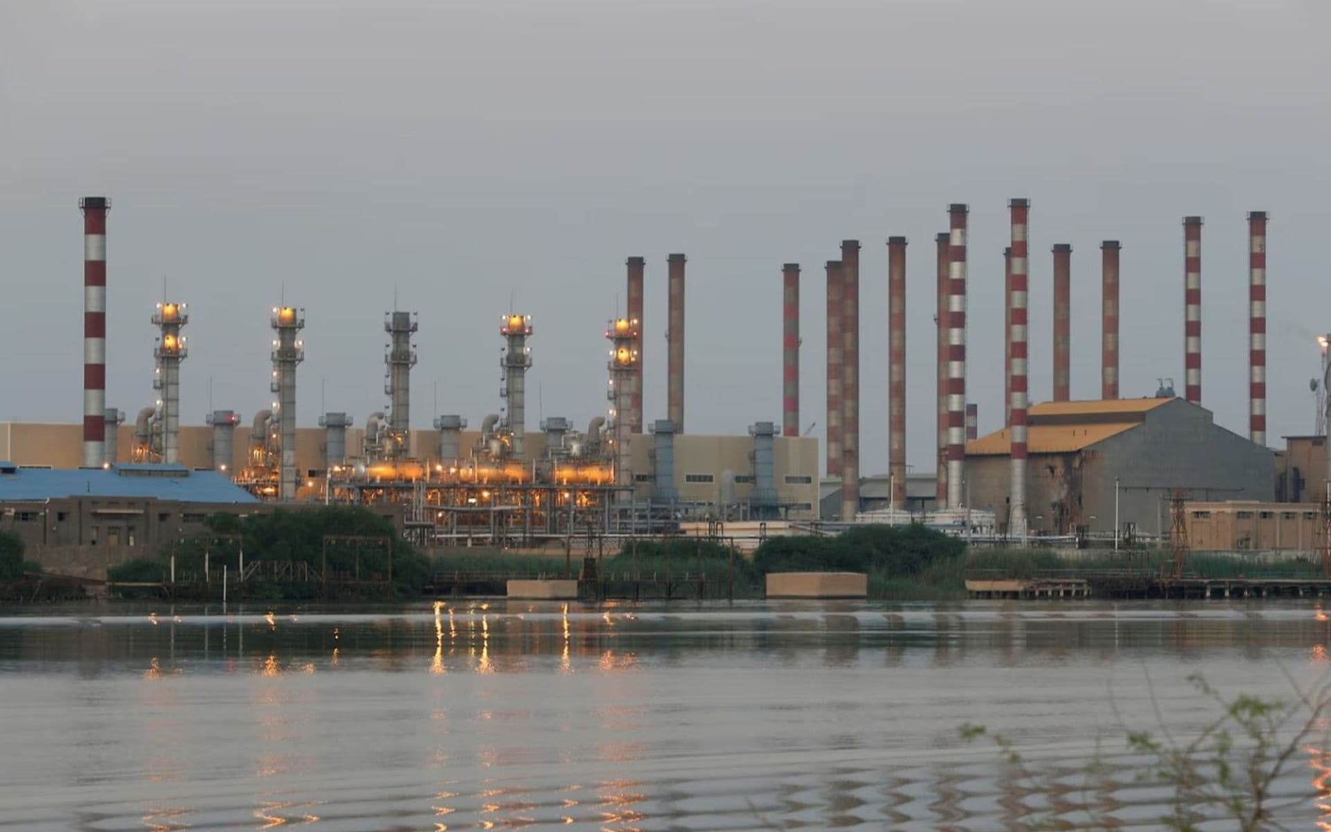 مصفاة نفط ايرانية